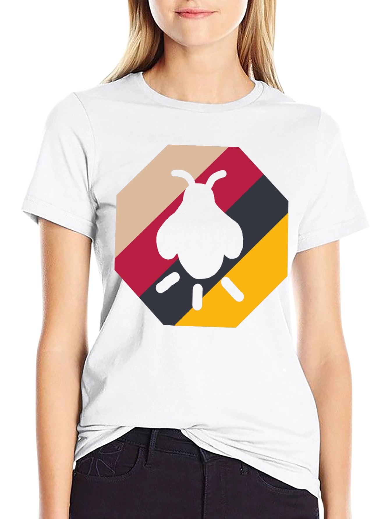 Retro Firefly Graphic Tee - Modern Insect T-Shirt