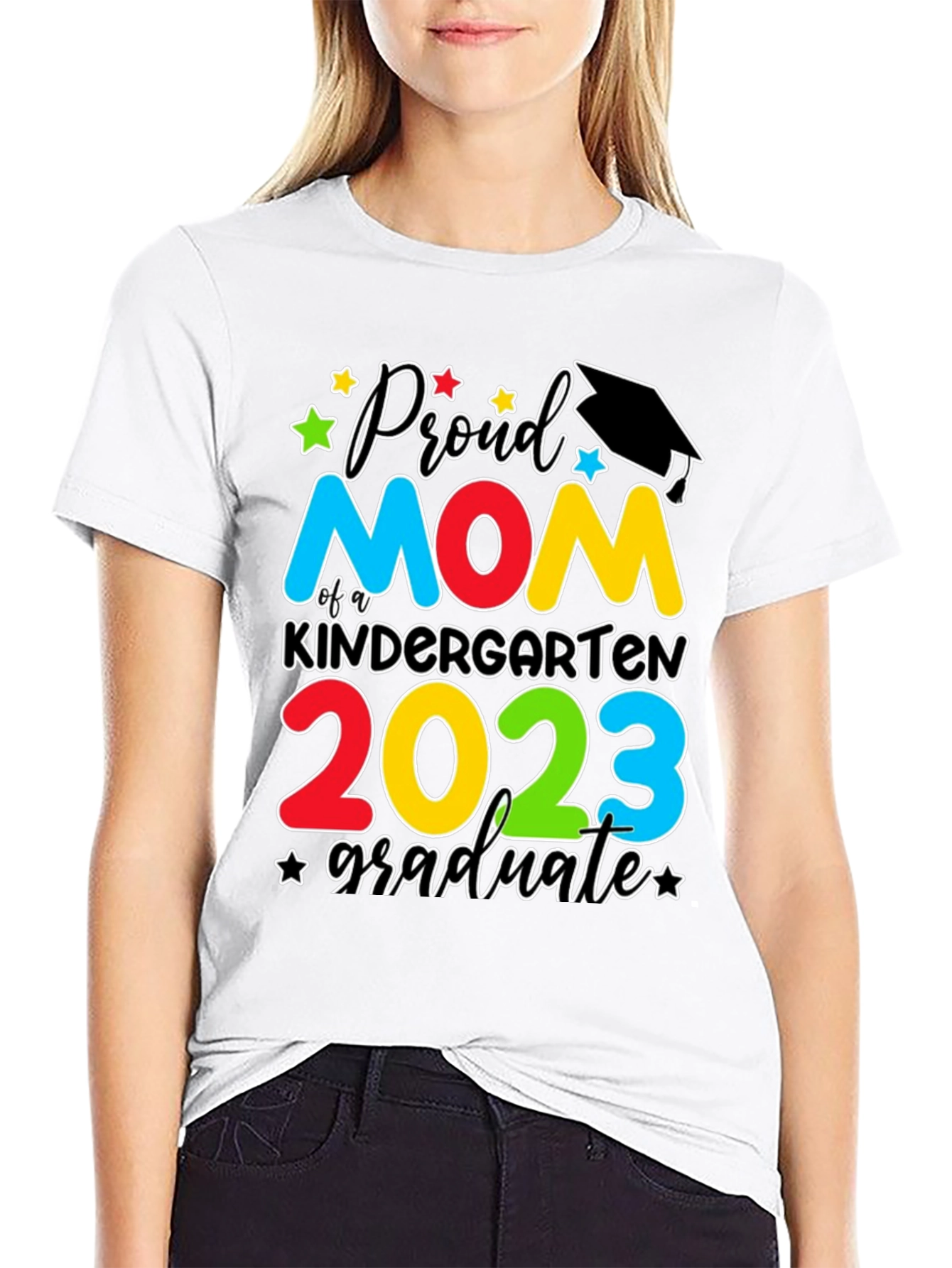 Proud Mom Kindergarten Graduate 2023 T-Shirt