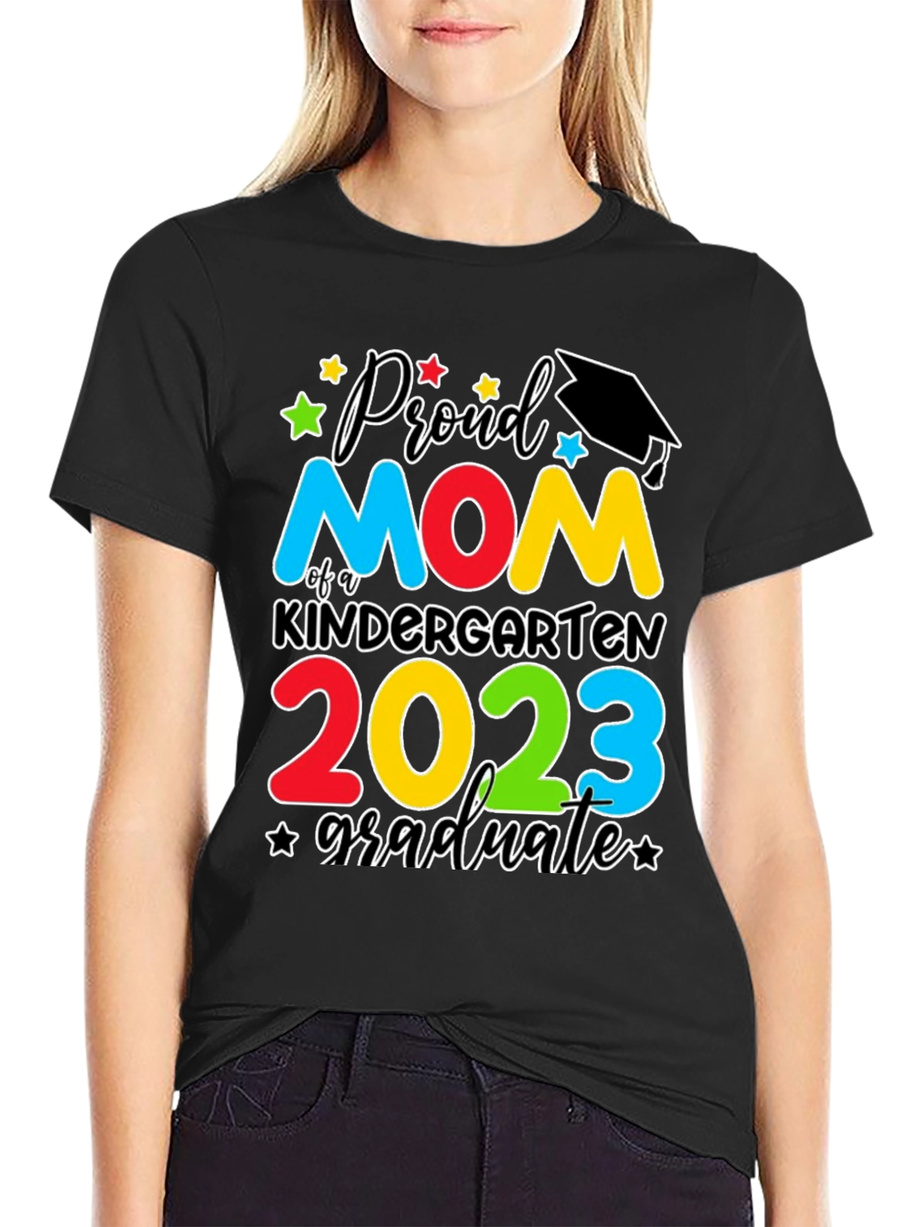Proud Mom Kindergarten Graduate 2023 T-Shirt