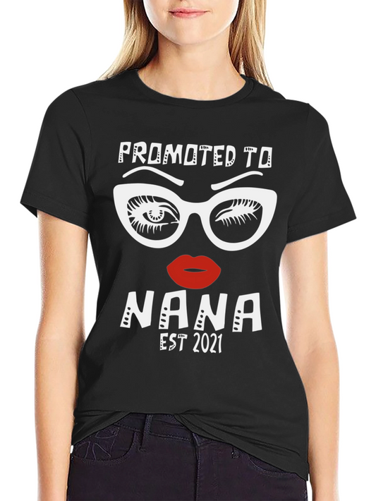 Promoted to Nana Est 2021 Graphic T-Shirt
