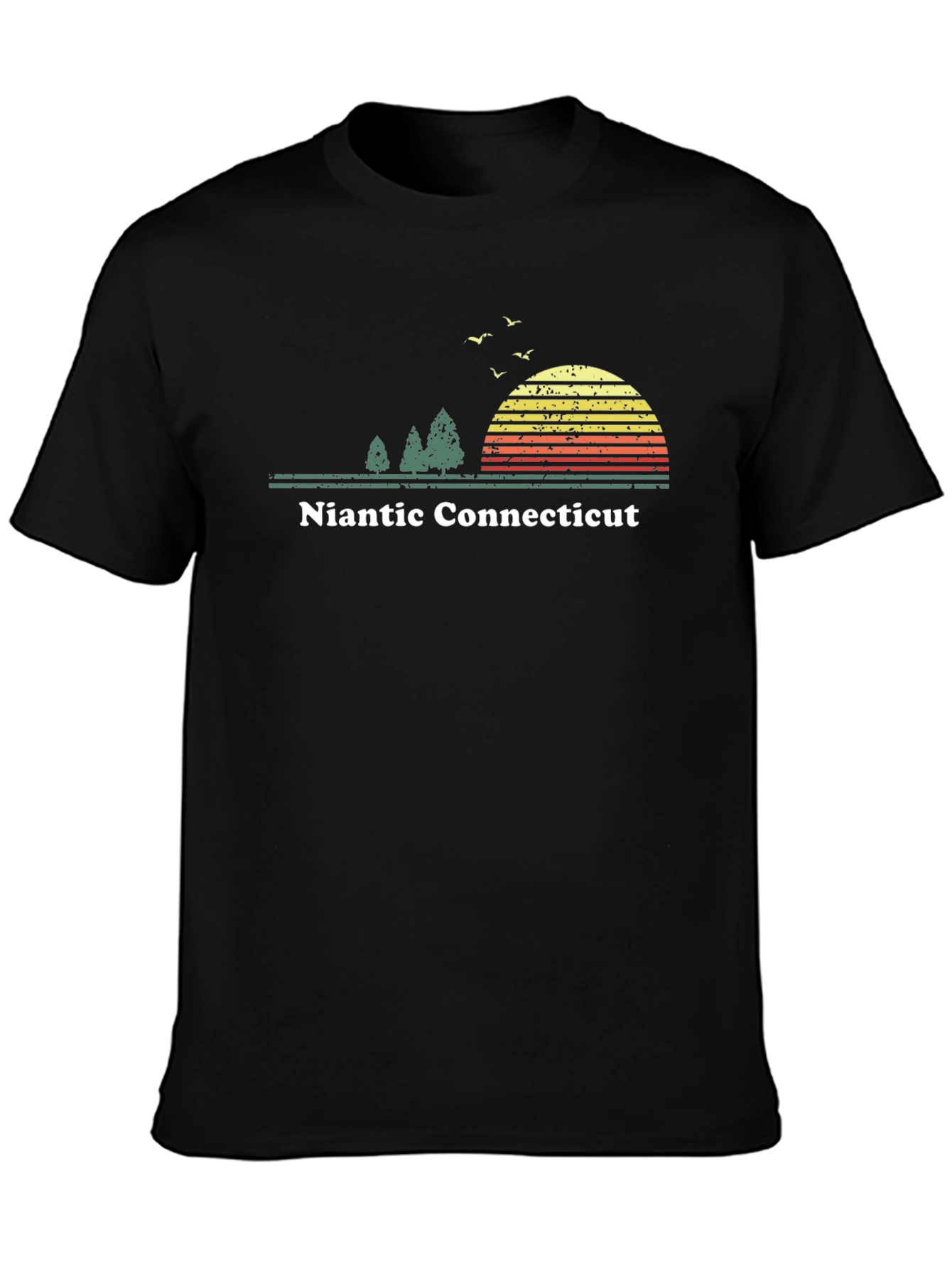 Niantic Connecticut T-Shirt - Retro Style Sunset