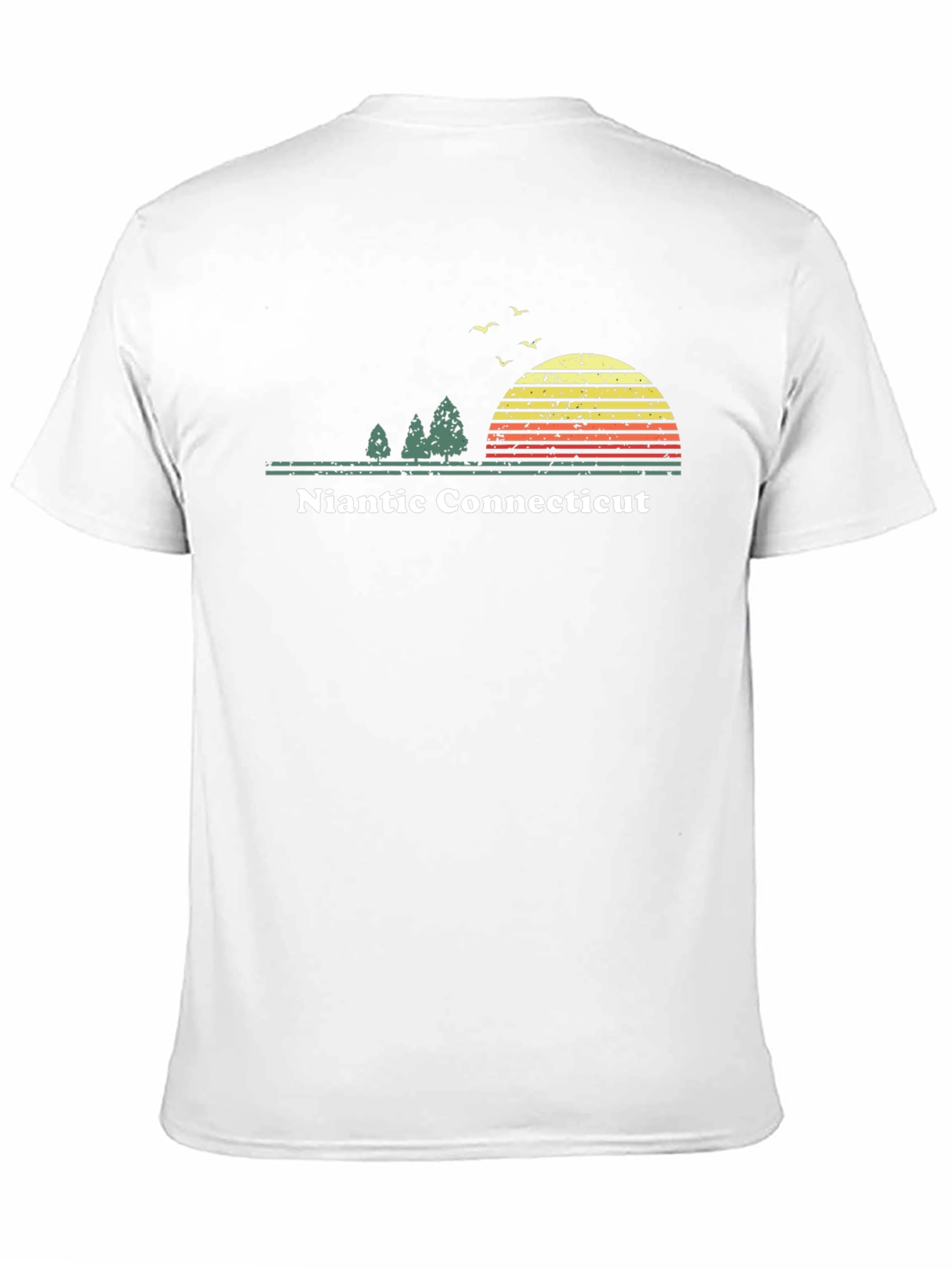 Niantic Connecticut T-Shirt - Retro Style Sunset