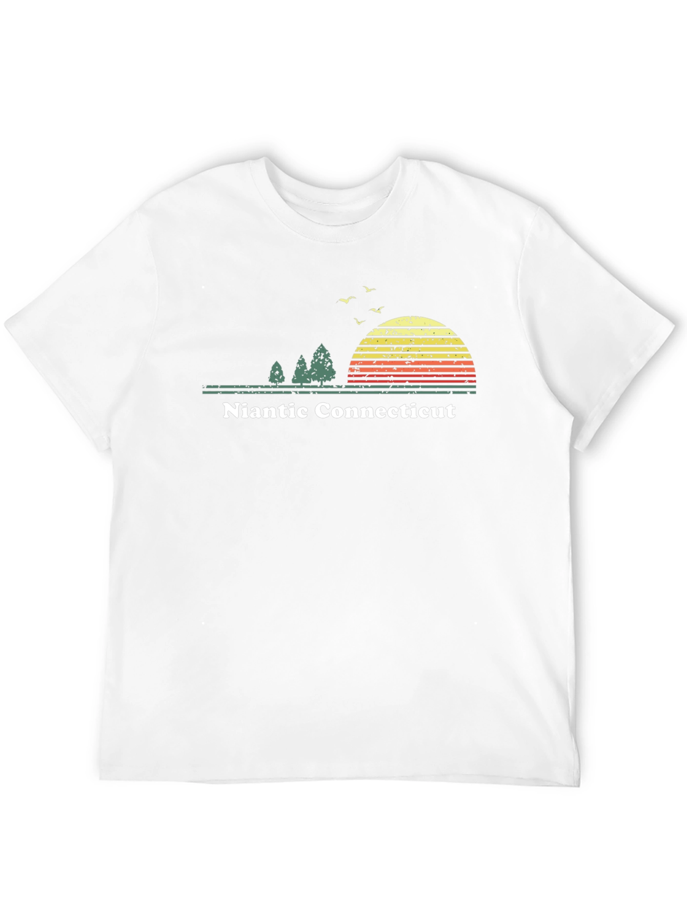 Niantic Connecticut T-Shirt - Retro Style Sunset