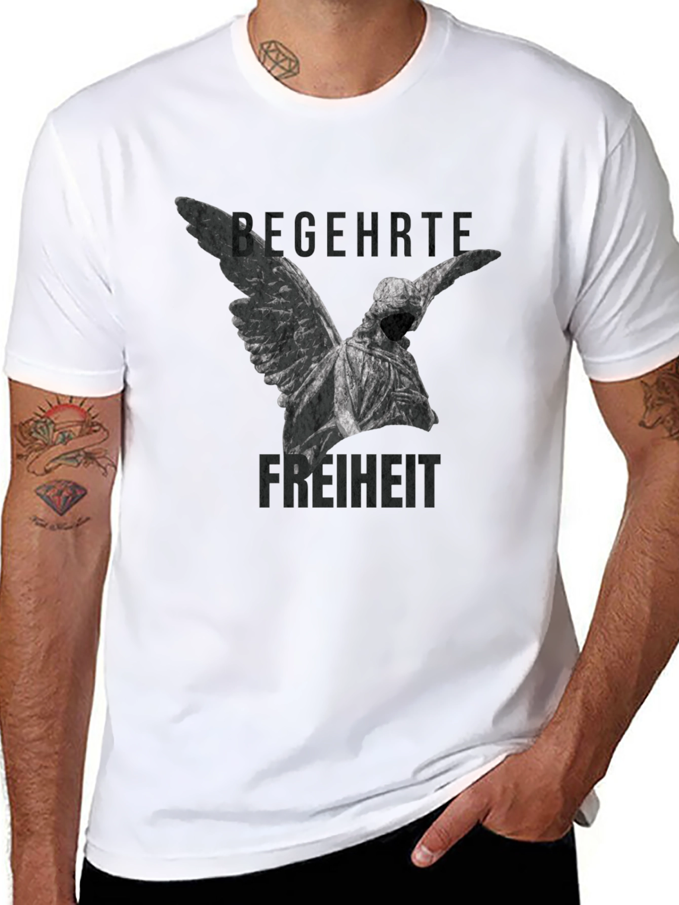 Angel Statue Graphic Tee - Begehrte Freiheit T-Shirt