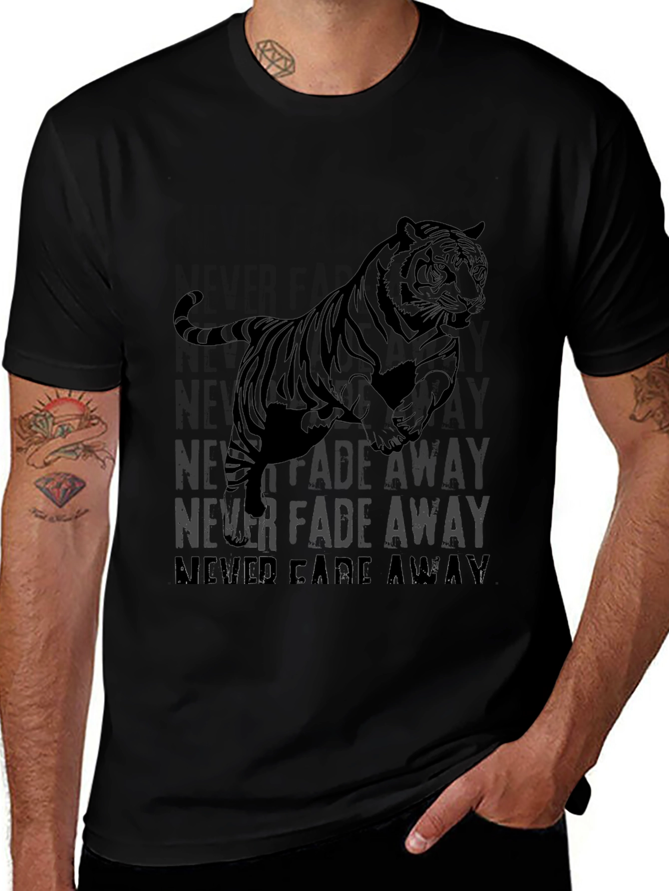 Never Fade Away Tiger Graphic Black T-Shirt