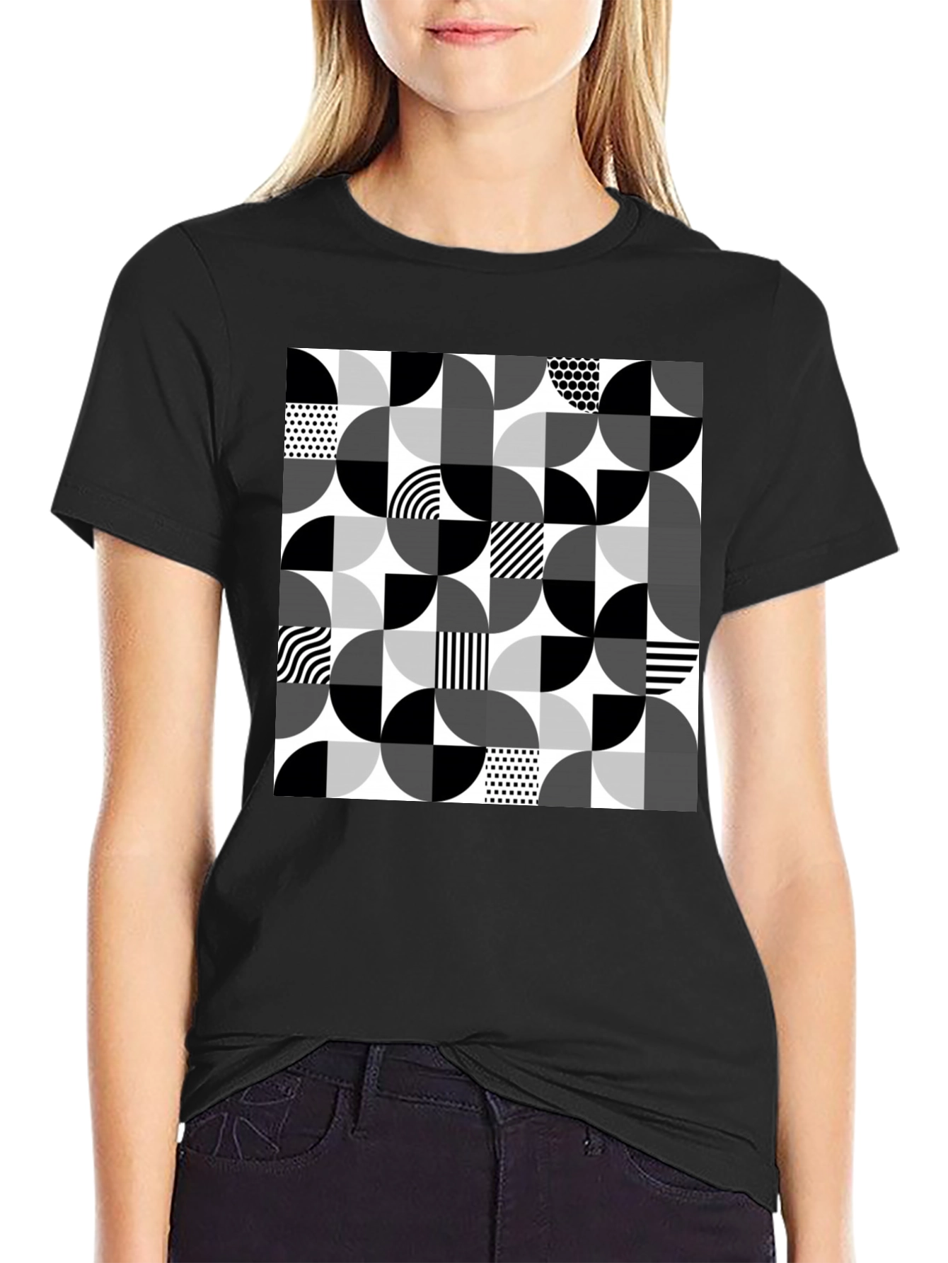 Geometric Circle Pattern T-Shirt - Modern Style