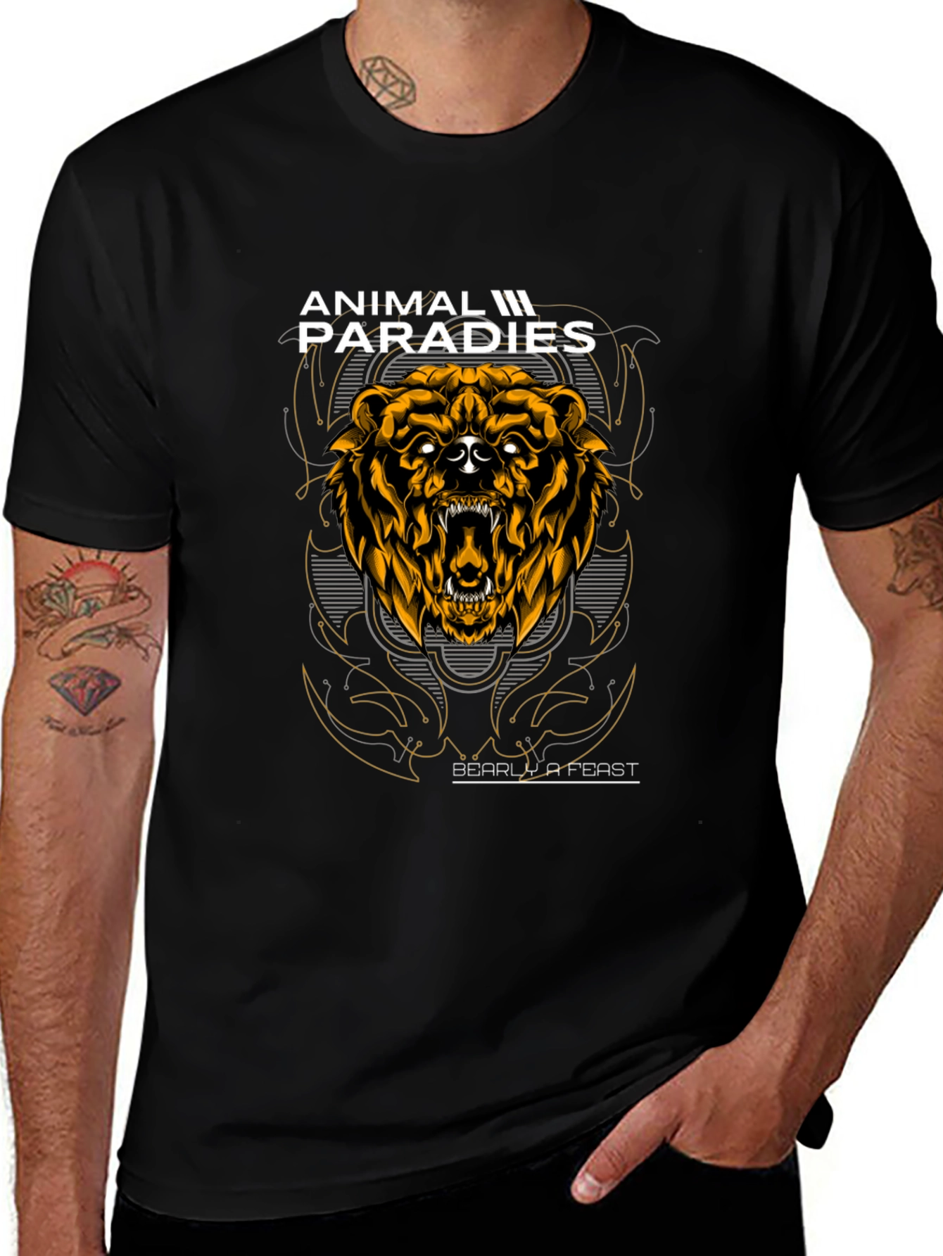 Animal Paradies Graphic Tee - Bearly a Feast