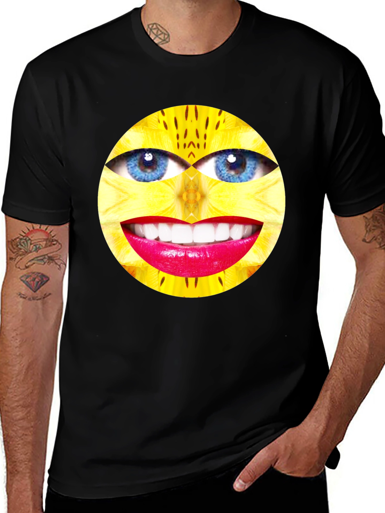 Eye Smile Graphic Black T-Shirt